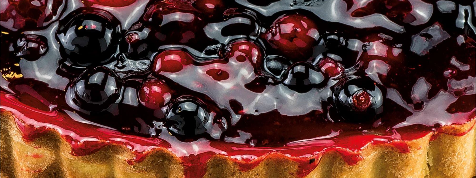 Tarta de frutos rojos elaborada en el obrador de Éboli