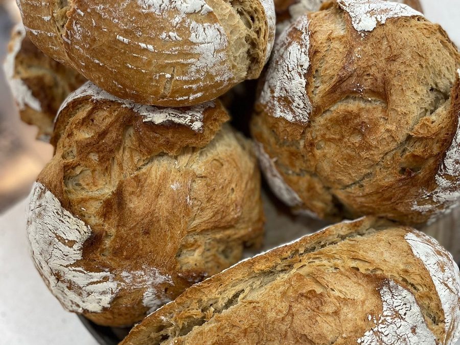 Pan artesano recién horneado de Éboli